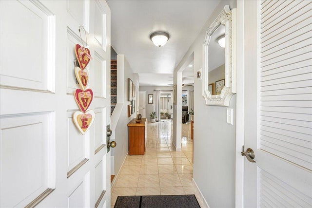 1 of 27 - 953 Se 10th Street #6b, Deerfield Beach, FL