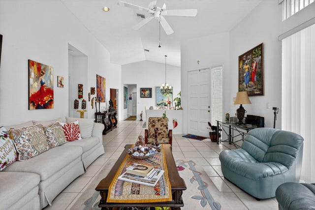 4 of 27 - 4737 Carlton Golf Drive, Lake Worth, FL