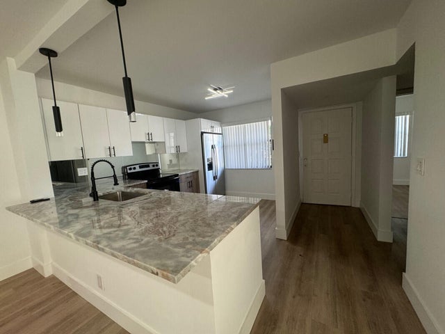 3 of 11 - 7674 Tahiti Lane #101, Lake Worth, FL