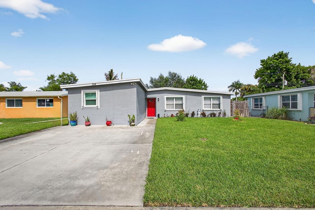 1 of 19 - 754 Hibiscus Drive, Royal Palm Beach, FL