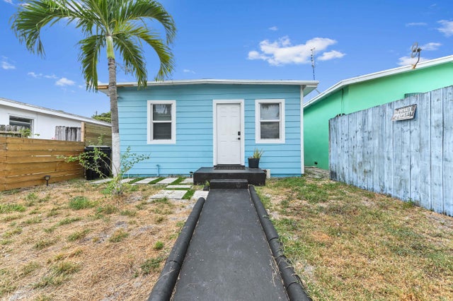 2 of 30 - 629 N F Street, Lake Worth Beach, FL