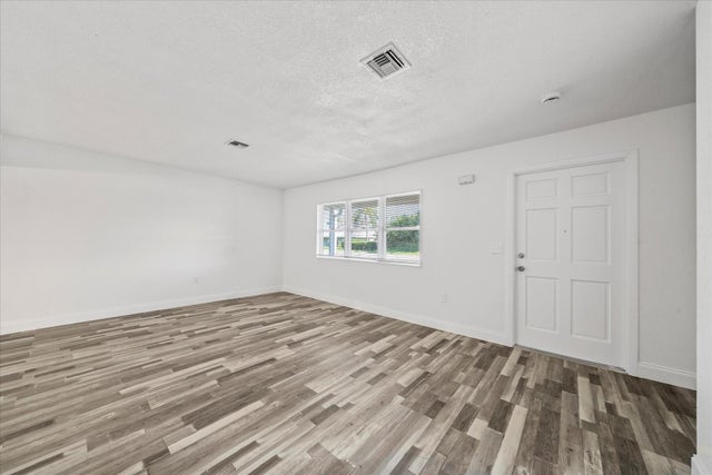 3 of 24 - 825 2nd Street, Vero Beach, FL