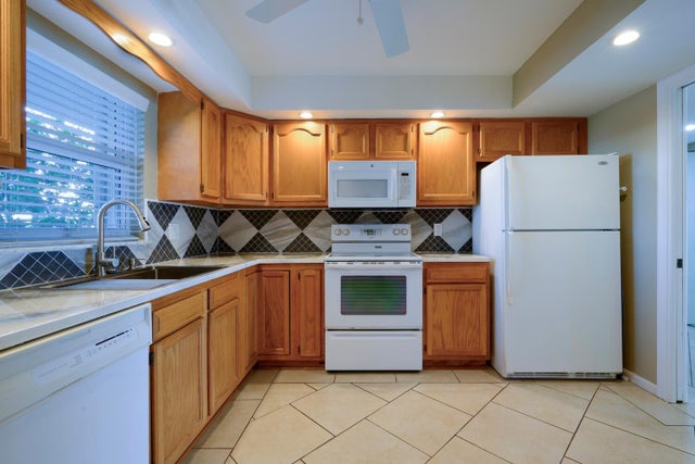4 of 20 - 801 Lake Shore Drive #108, Lake Park, FL