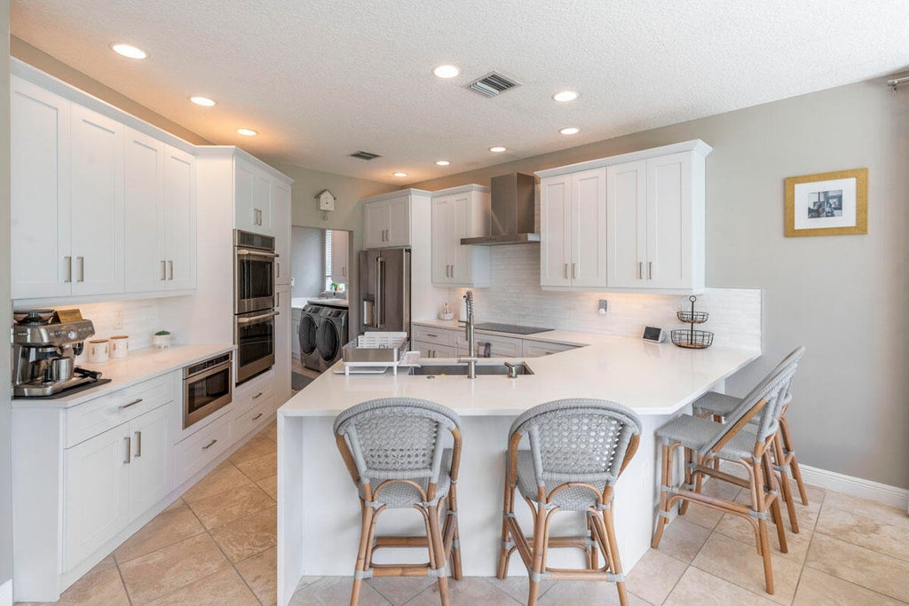 9079 Alexandra Cir, Wellington