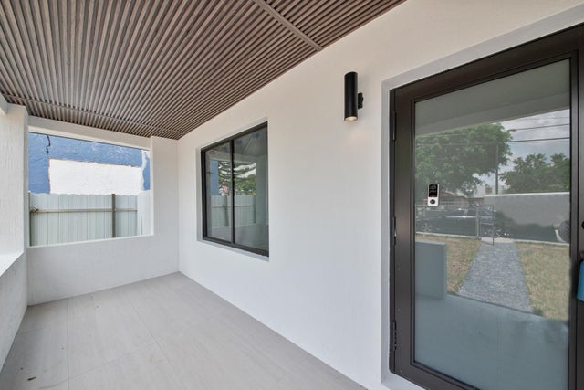 2 of 25 - 860 Nw 70th Street, Miami, FL