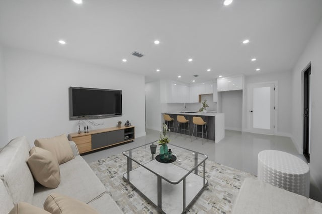 4 of 25 - 860 Nw 70th Street, Miami, FL