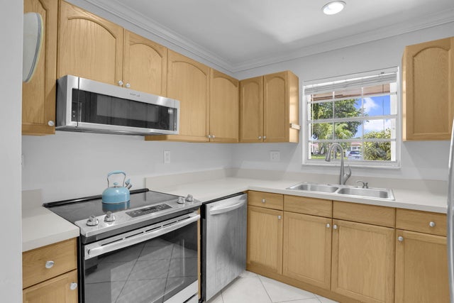 3 of 33 - 4775 Nw 3rd Court #d, Delray Beach, FL