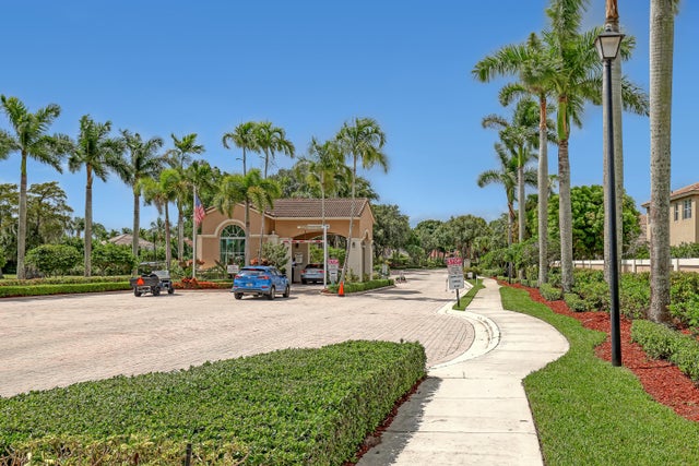 3 of 58 - 4411 Lake Lucerne Circle, West Palm Beach, FL