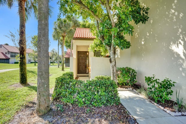 3 of 36 - 12 Via De Casas Sur #101, Boynton Beach, FL
