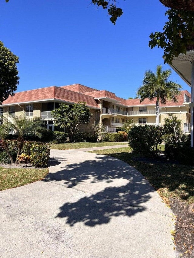 1 of 32 - 5580 S Tamberlane Circle #235, Palm Beach Gardens, FL