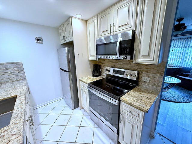 3 of 57 - 1028 Newport H, Deerfield Beach, FL