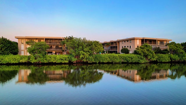 4 of 19 - 3605 S Ocean Boulevard #318, South Palm Beach, FL