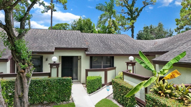 1 of 29 - 248 Brandywine Court, Royal Palm Beach, FL