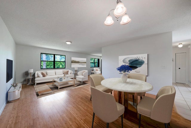 2 of 29 - 248 Brandywine Court, Royal Palm Beach, FL