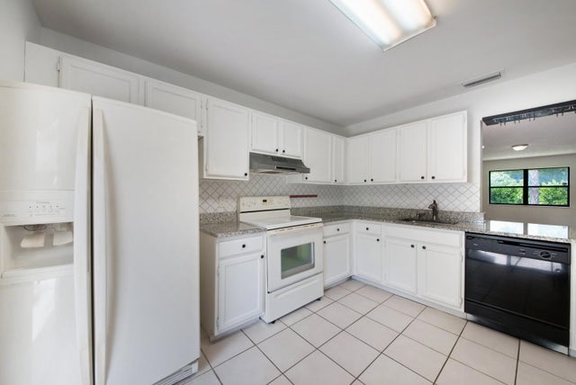 5 of 29 - 248 Brandywine Court, Royal Palm Beach, FL