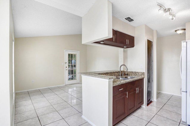 3 of 34 - 8702 Mallard Reserve Drive #202, Tampa, FL