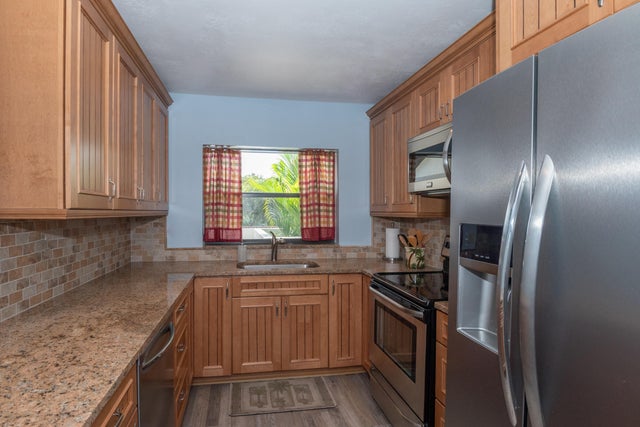 4 of 37 - 6041 Se Landing Way Se #17, Stuart, FL
