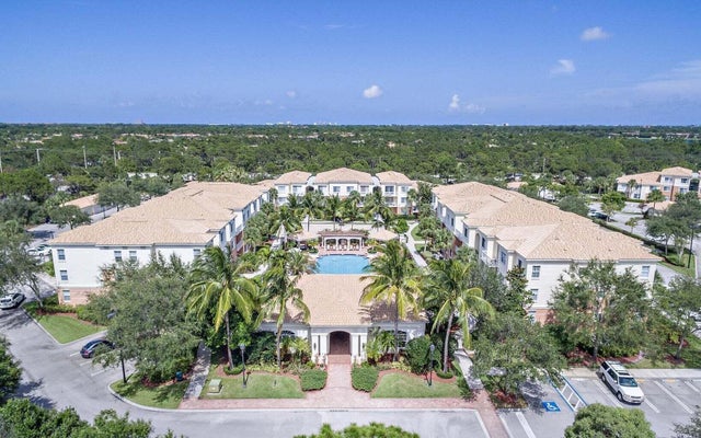 2 of 42 - 4302 Myrtlewood Circle E, Palm Beach Gardens, FL