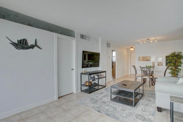 5 of 13 - 1777 Se 15th Street #206, Fort Lauderdale, FL