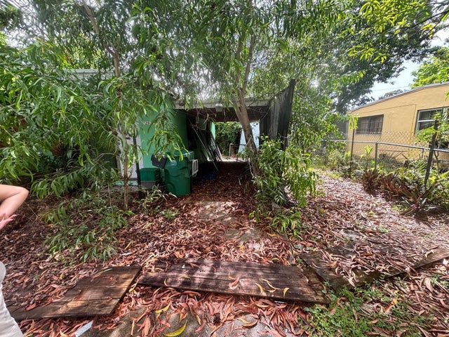 2 of 13 - 12931 Westview Drive, Miami, FL