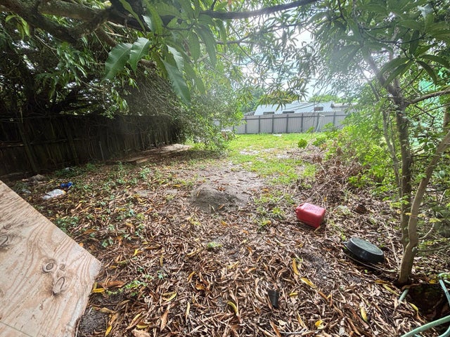 4 of 13 - 12931 Westview Drive, Miami, FL