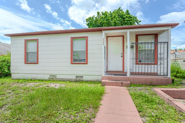 2 of 15 - 822 30th Court, West Palm Beach, FL