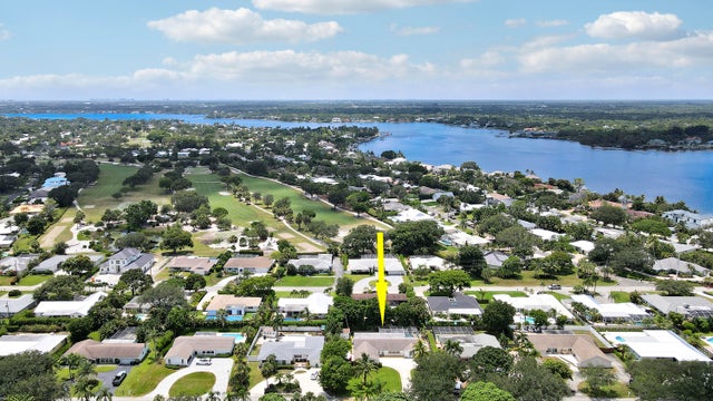 4 of 42 - 339 Country Club Drive, Tequesta, FL