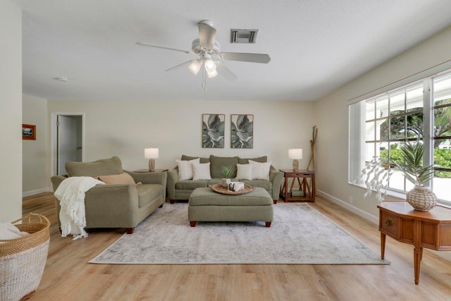 5 of 42 - 339 Country Club Drive, Tequesta, FL