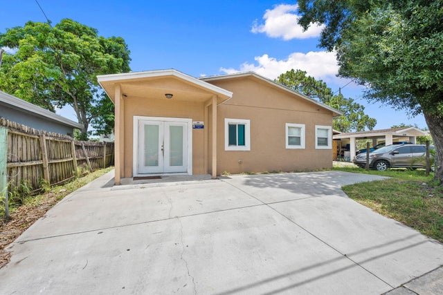 1 of 37 - 2108 Avenue G, Fort Pierce, FL