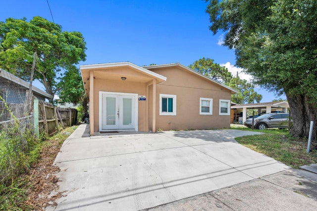 2 of 37 - 2108 Avenue G, Fort Pierce, FL
