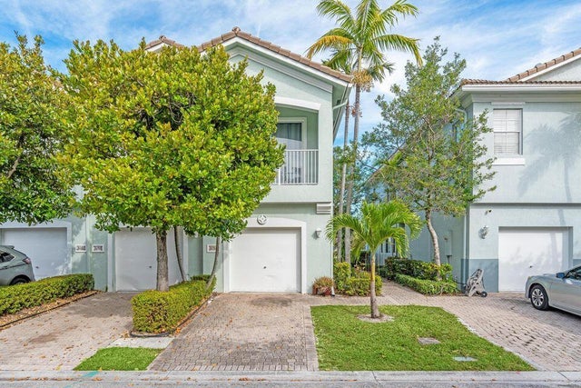 1 of 33 - 3156 Laurel Ridge Circle, Riviera Beach, FL