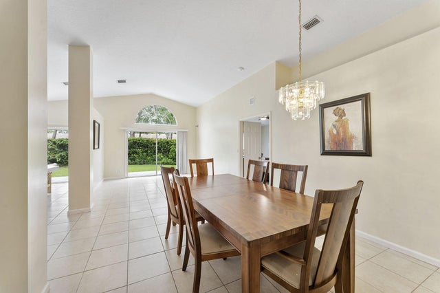 5 of 34 - 225 Preserve Court, Royal Palm Beach, FL