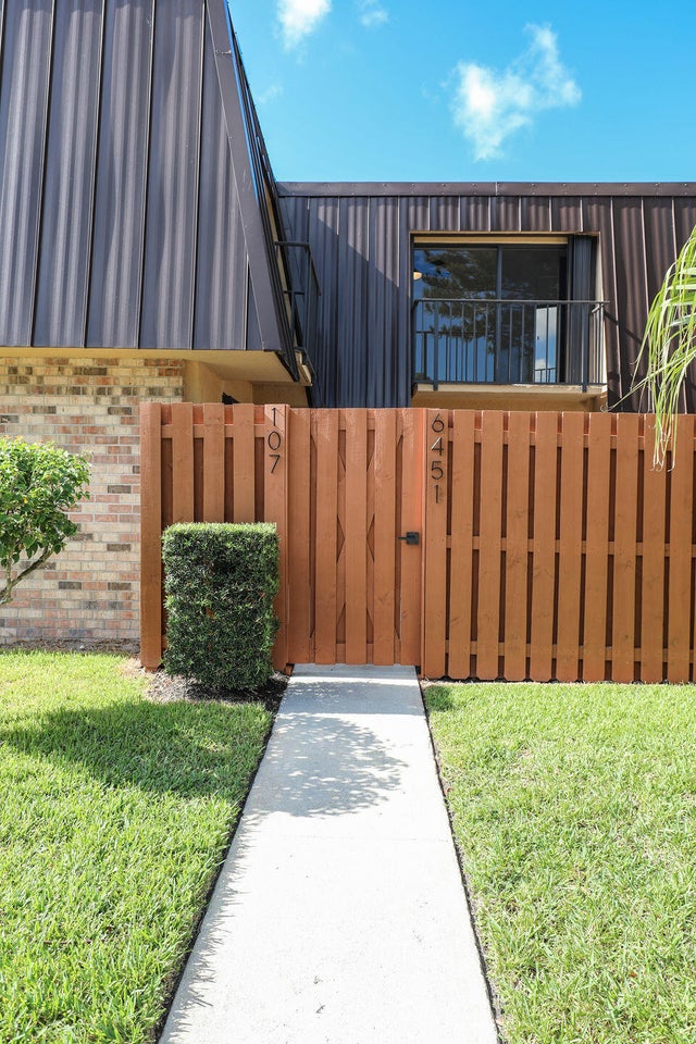 2 of 37 - 6451 Se Windsong Lane, Stuart, FL