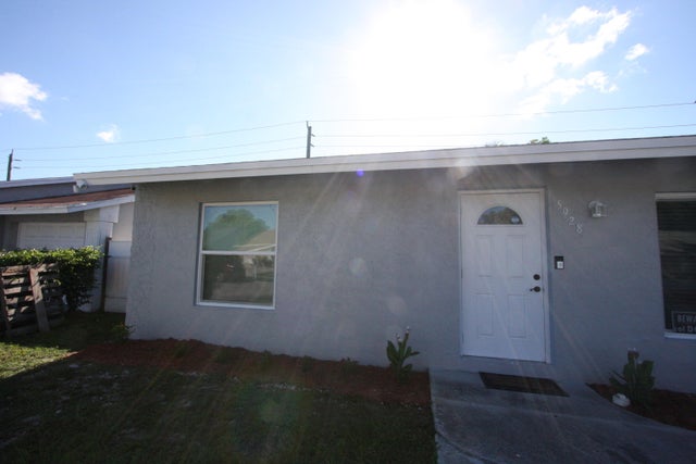 1 of 33 - 5928 Ithaca Circle W, Lake Worth, FL