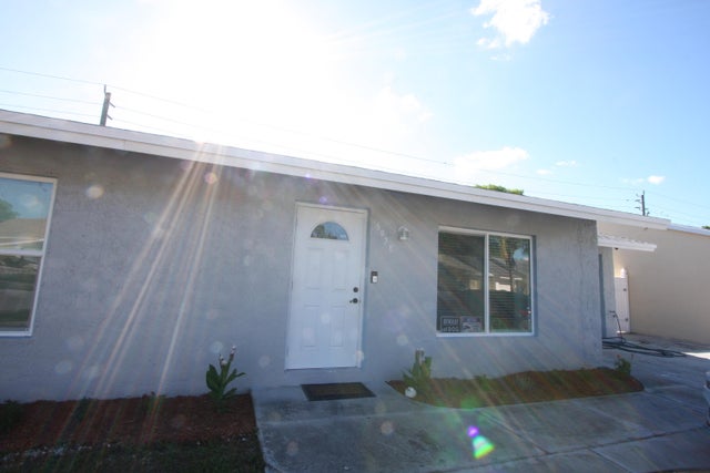 2 of 33 - 5928 Ithaca Circle W, Lake Worth, FL