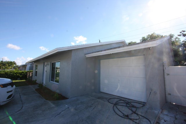 3 of 33 - 5928 Ithaca Circle W, Lake Worth, FL