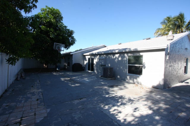 5 of 33 - 5928 Ithaca Circle W, Lake Worth, FL