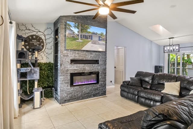 2 of 32 - 6173 Barbara Street, Jupiter, FL