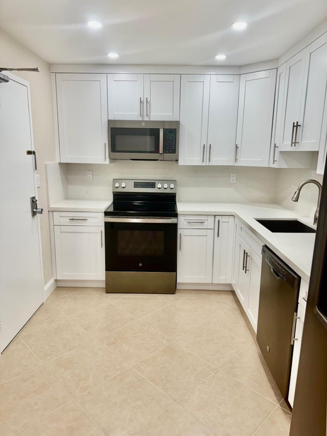 2 of 20 - 10777 W Sample Road #505, Coral Springs, FL