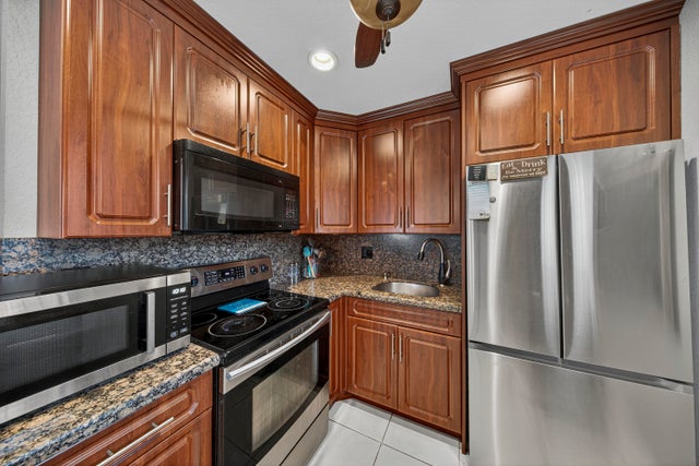 2 of 31 - 944 Normandy Trail #t, Delray Beach, FL