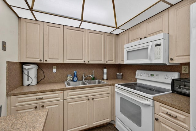 2 of 32 - 11 Kingswood A, West Palm Beach, FL