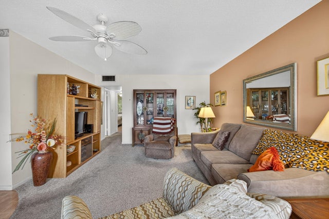 3 of 32 - 11 Kingswood A, West Palm Beach, FL