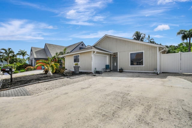 1 of 38 - 6041 Lace Wood Circle, Lake Worth, FL