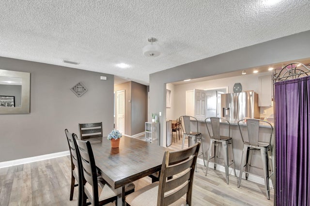 4 of 38 - 6041 Lace Wood Circle, Lake Worth, FL