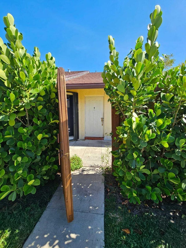 2 of 18 - 491 Springdale Circle, Palm Springs, FL