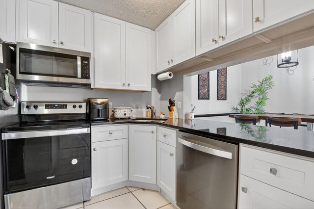 4 of 33 - 719 Sunny Pine Way #c3, Greenacres, FL