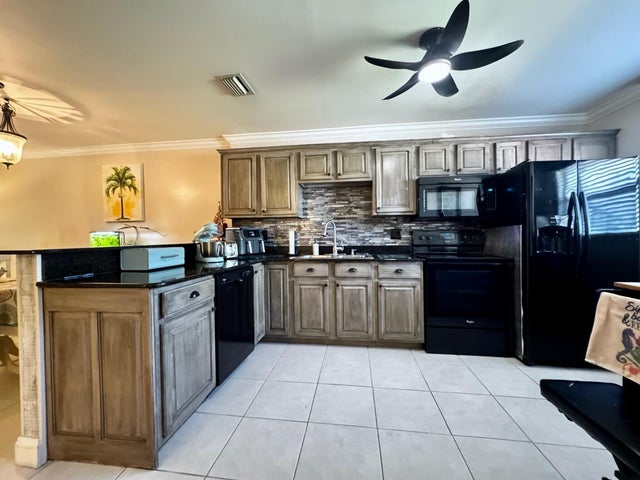5 of 25 - 1181 Carlton Court #103, Fort Pierce, FL