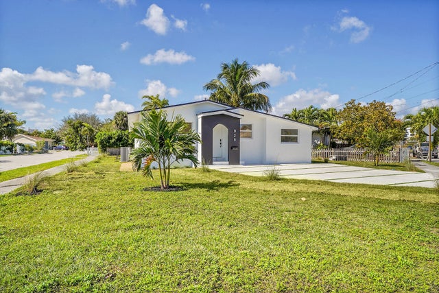 1 of 61 - 928 Market Street, West Palm Beach, FL
