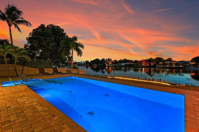 4 of 40 - 7003 Pine Tree Lane, Lake Clarke Shores, FL