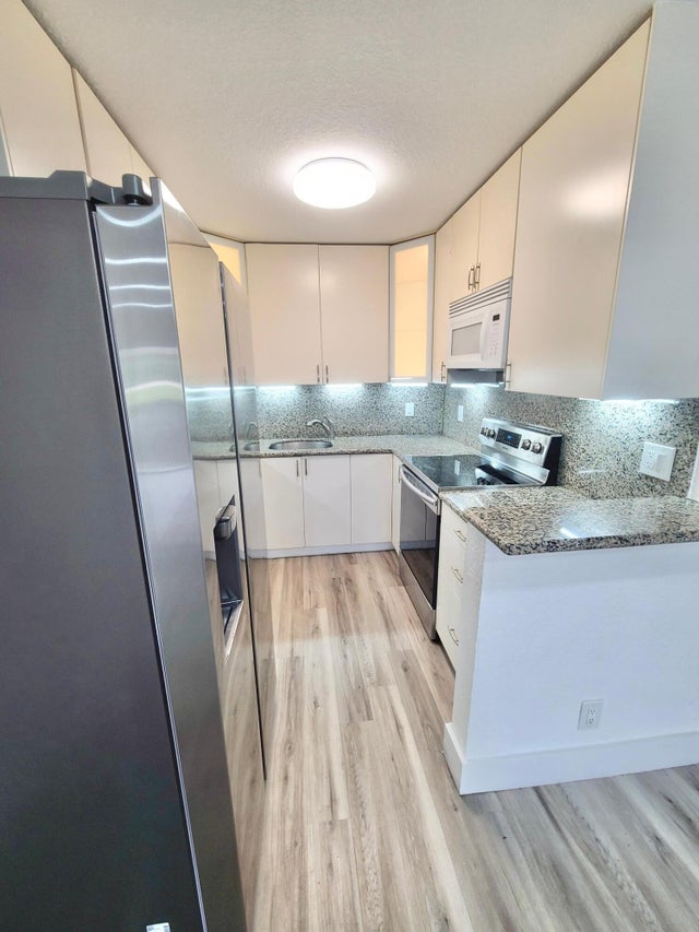 3 of 15 - 610 Nw 13th Street #16, Boca Raton, FL